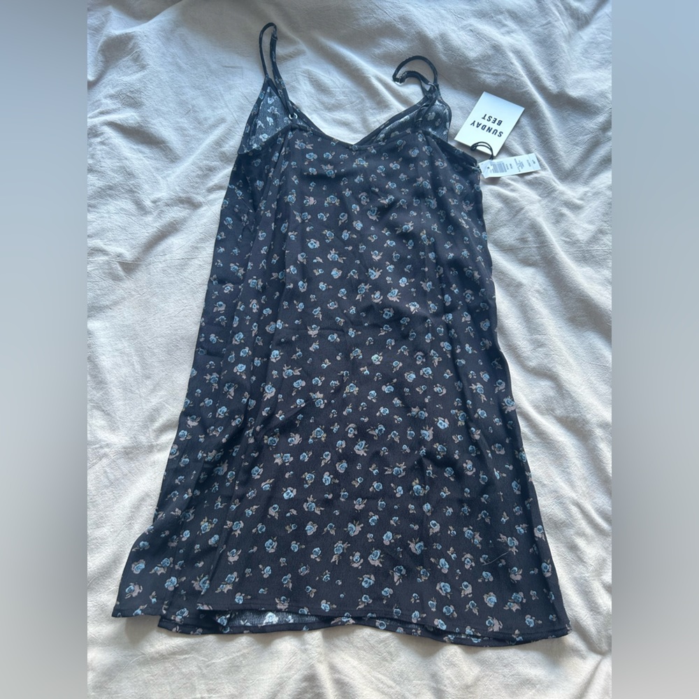 NWT Aritzia sunday best Remi dress - Picture 3 of 8